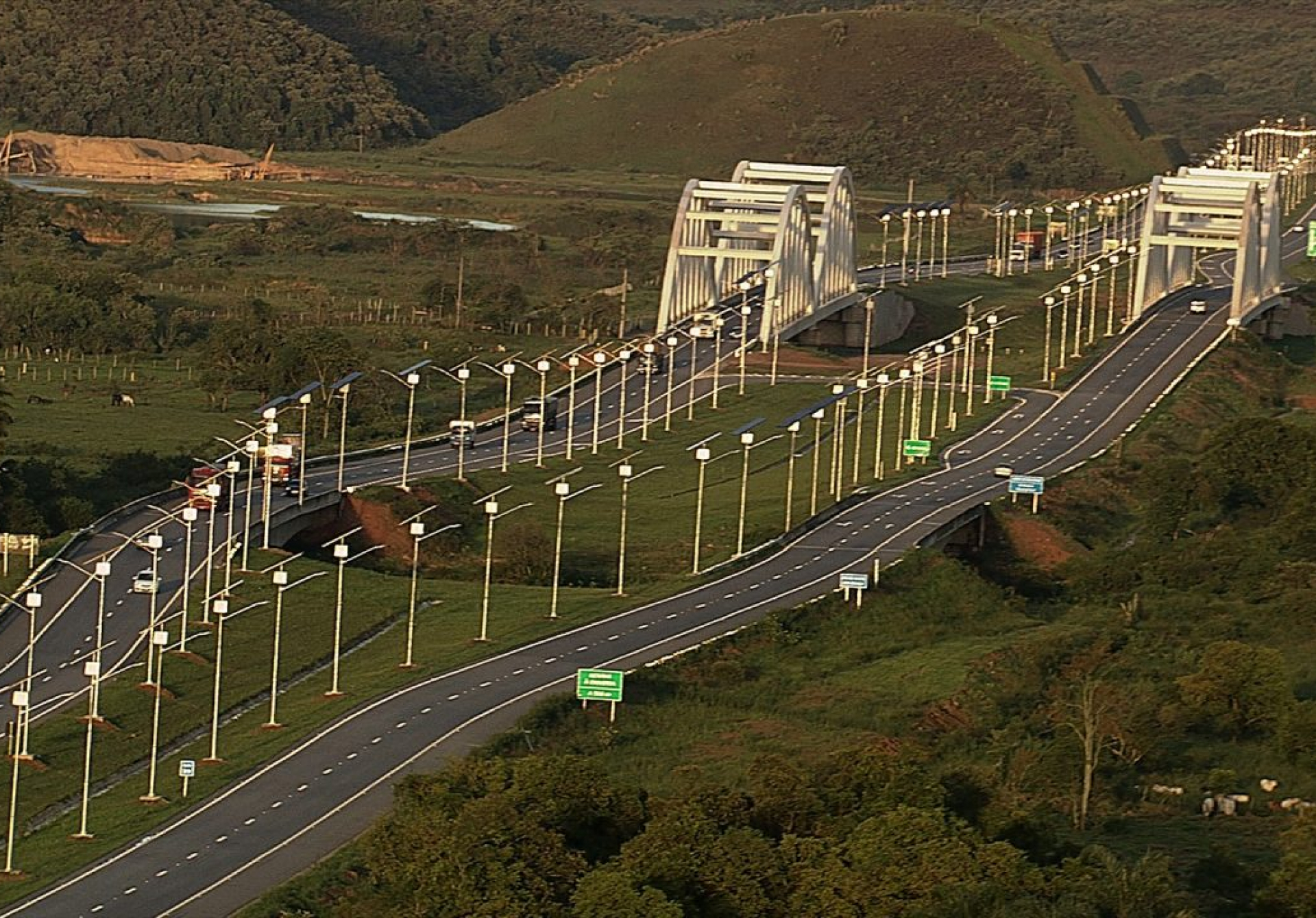 京瓷太陽能整合方案 照亮巴西高速公路